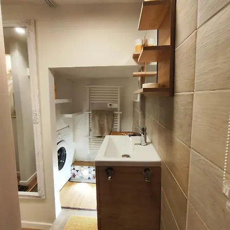 Apartment Studio Vieille Ville Tout Equipe Sans Ascenseur *