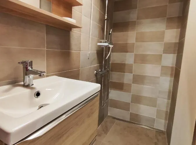 Vieille Equipe Sans Ascenseur