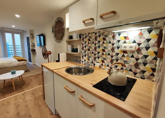 Vieille Equipe Sans Ascenseur Apartamento *